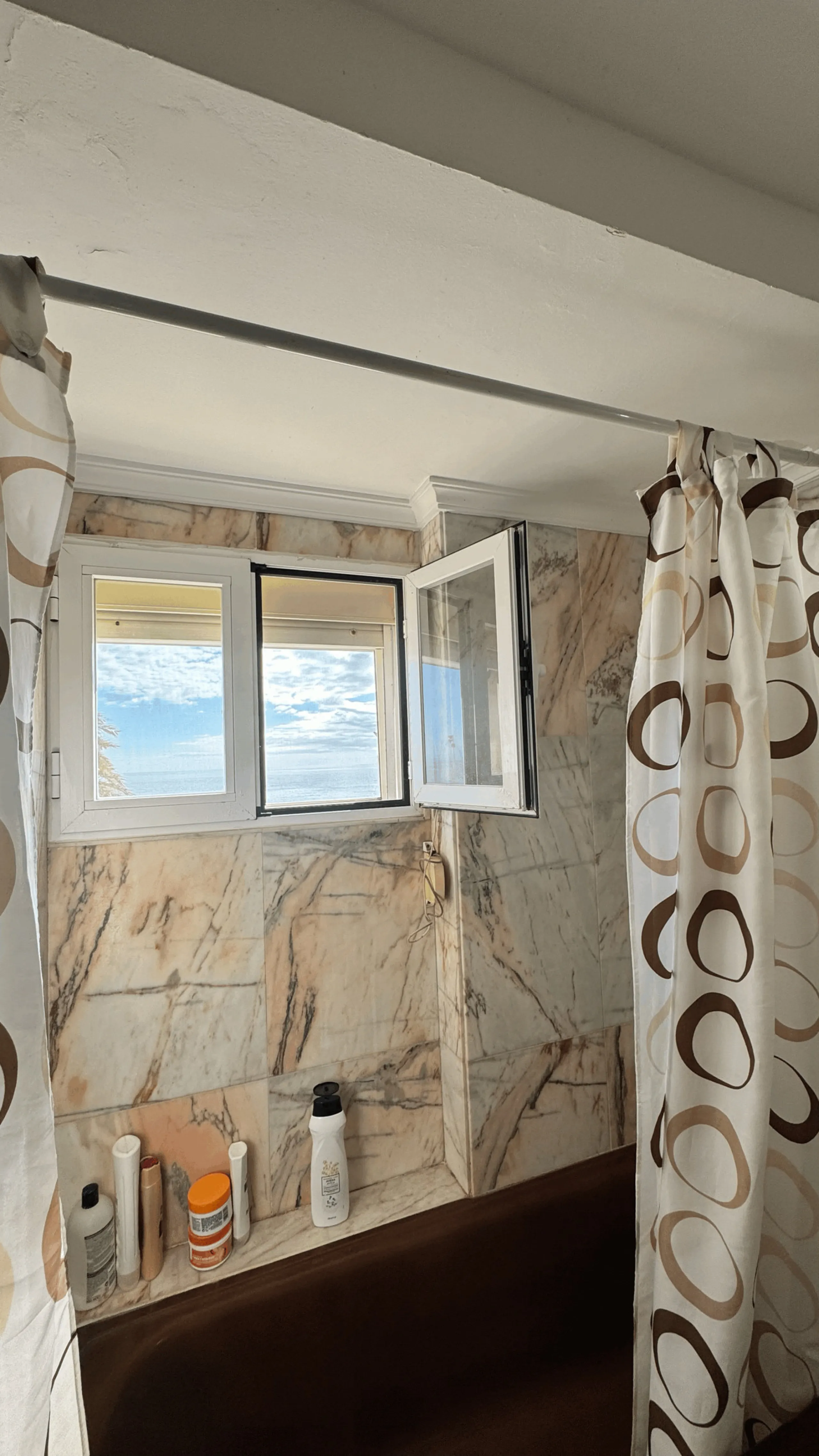 Exclusive Beachfront Apartment in Fuengirola – Spectacular Sea Views