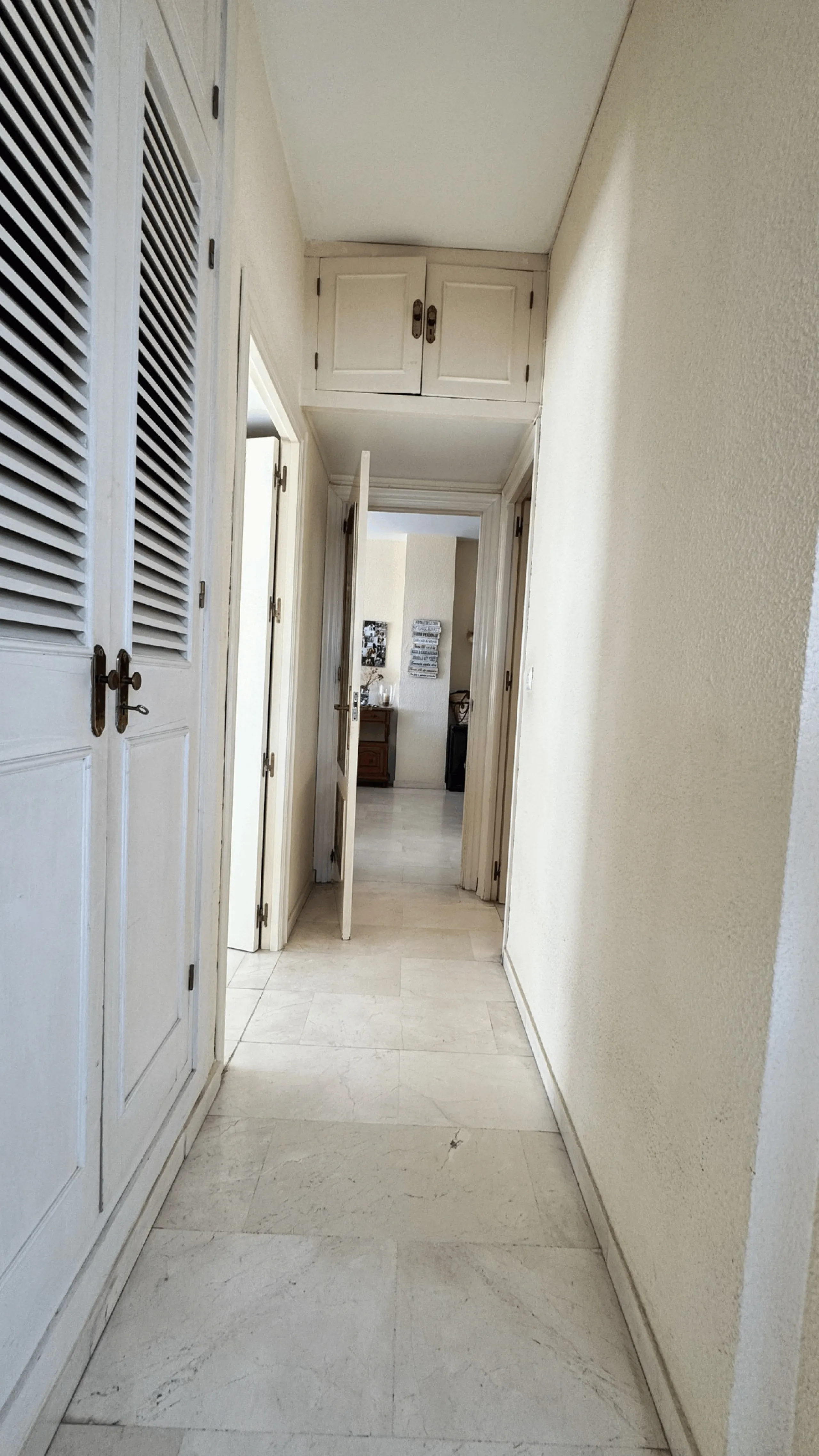 Exclusive Beachfront Apartment in Fuengirola – Spectacular Sea Views