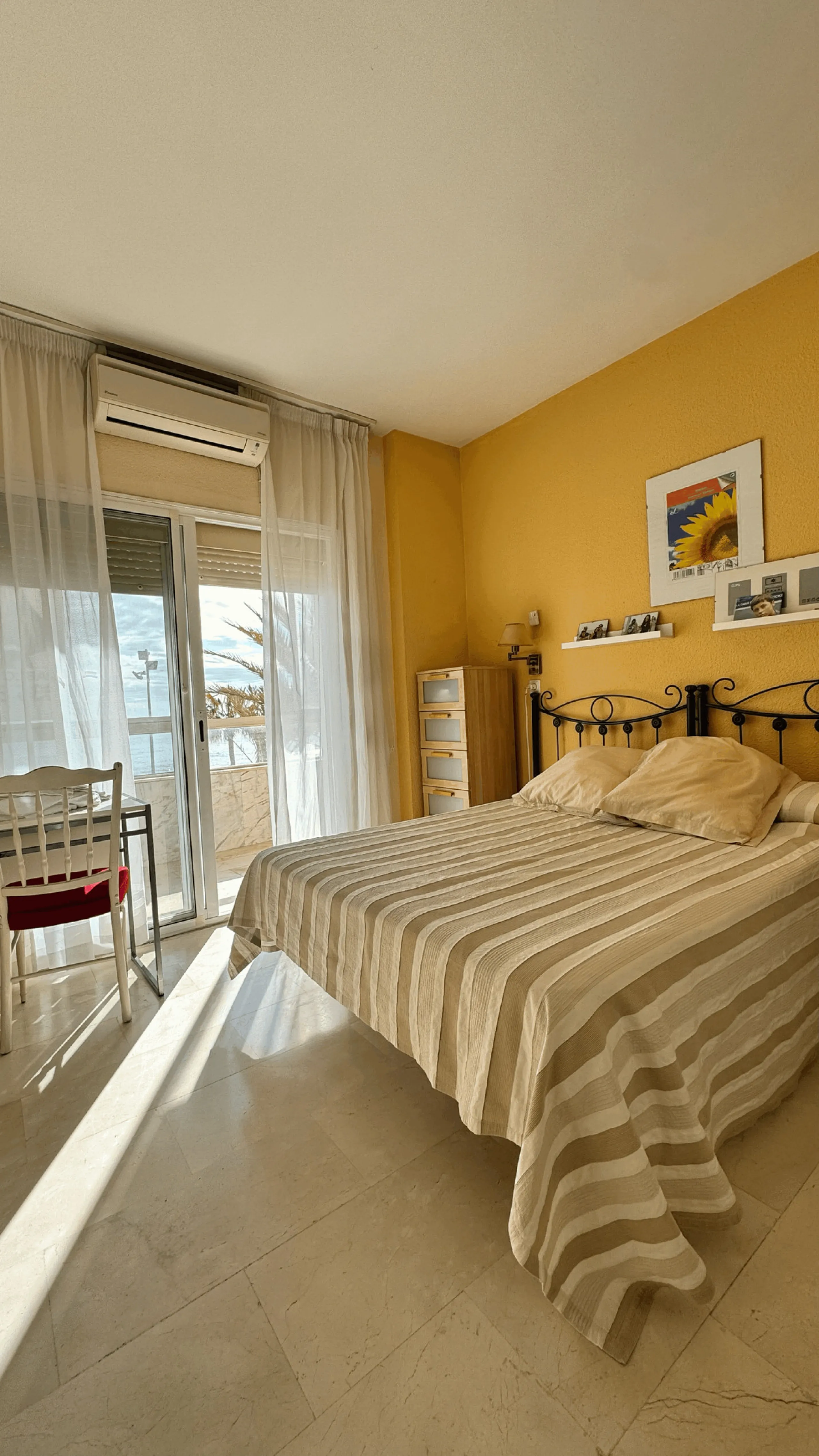 Exclusive Beachfront Apartment in Fuengirola – Spectacular Sea Views