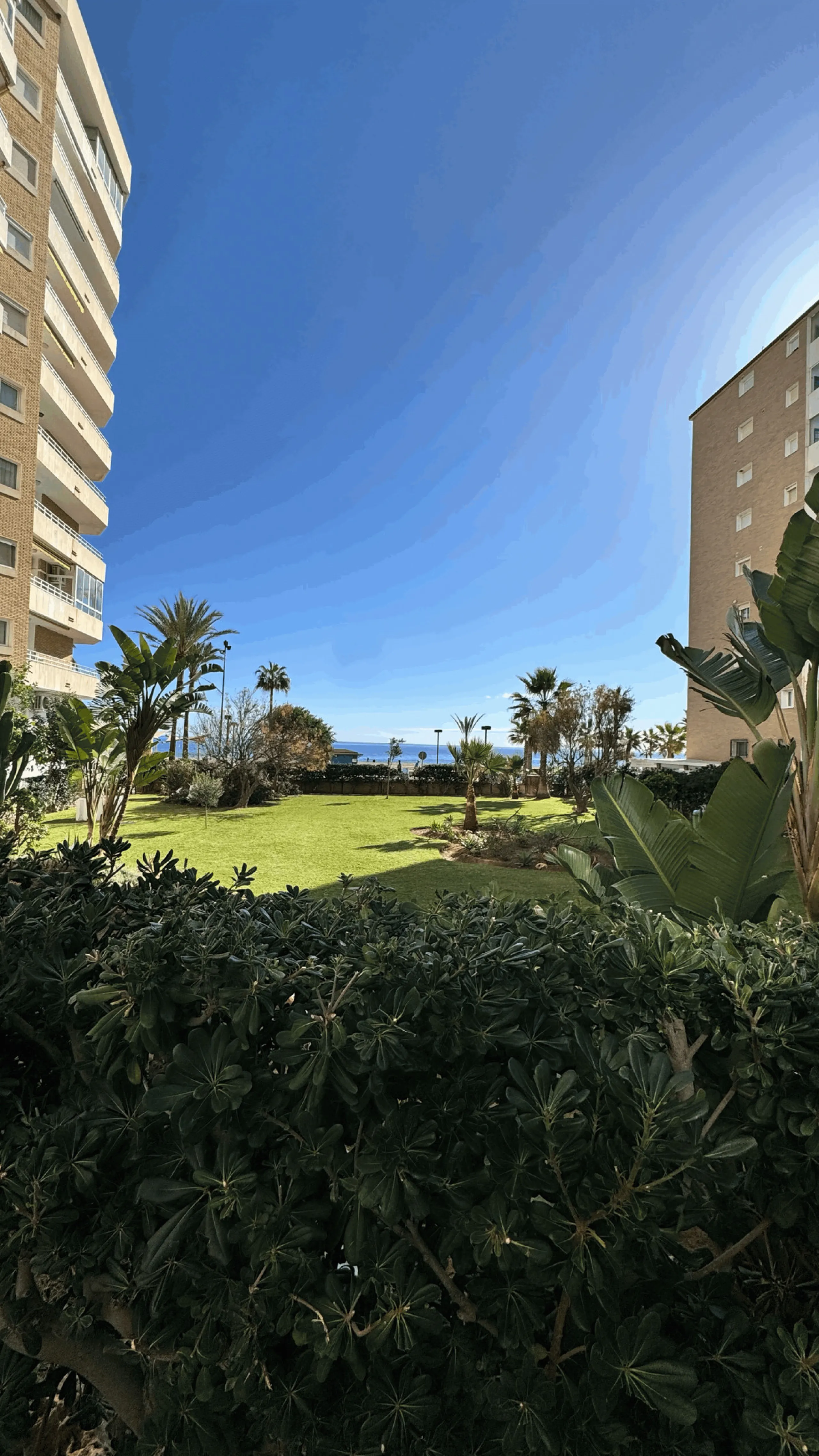 Exclusive Beachfront Apartment in Fuengirola – Spectacular Sea Views
