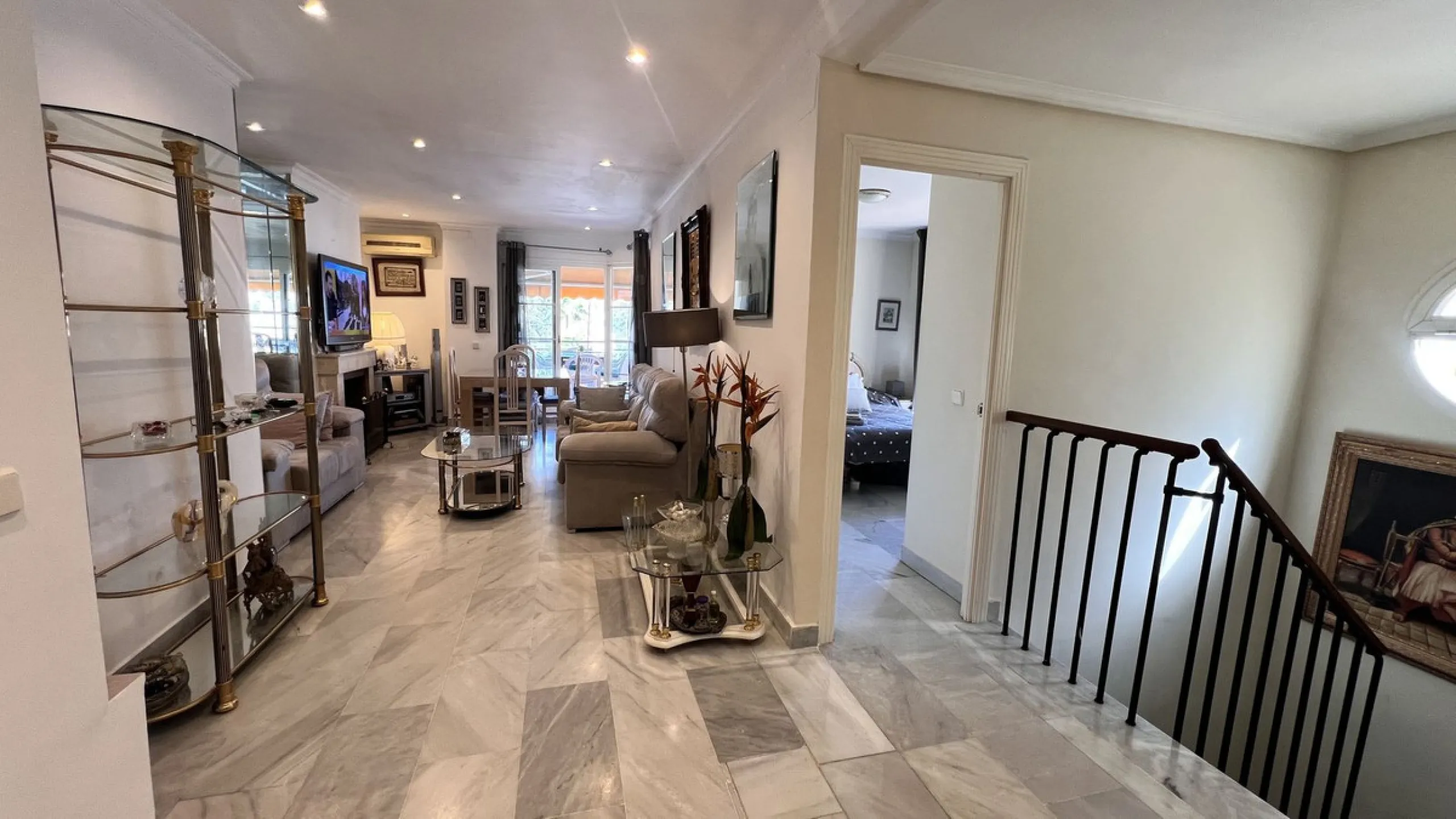 Exclusive Duplex with Panoramic Views in Señorío de Aloha, Nueva Andalucía