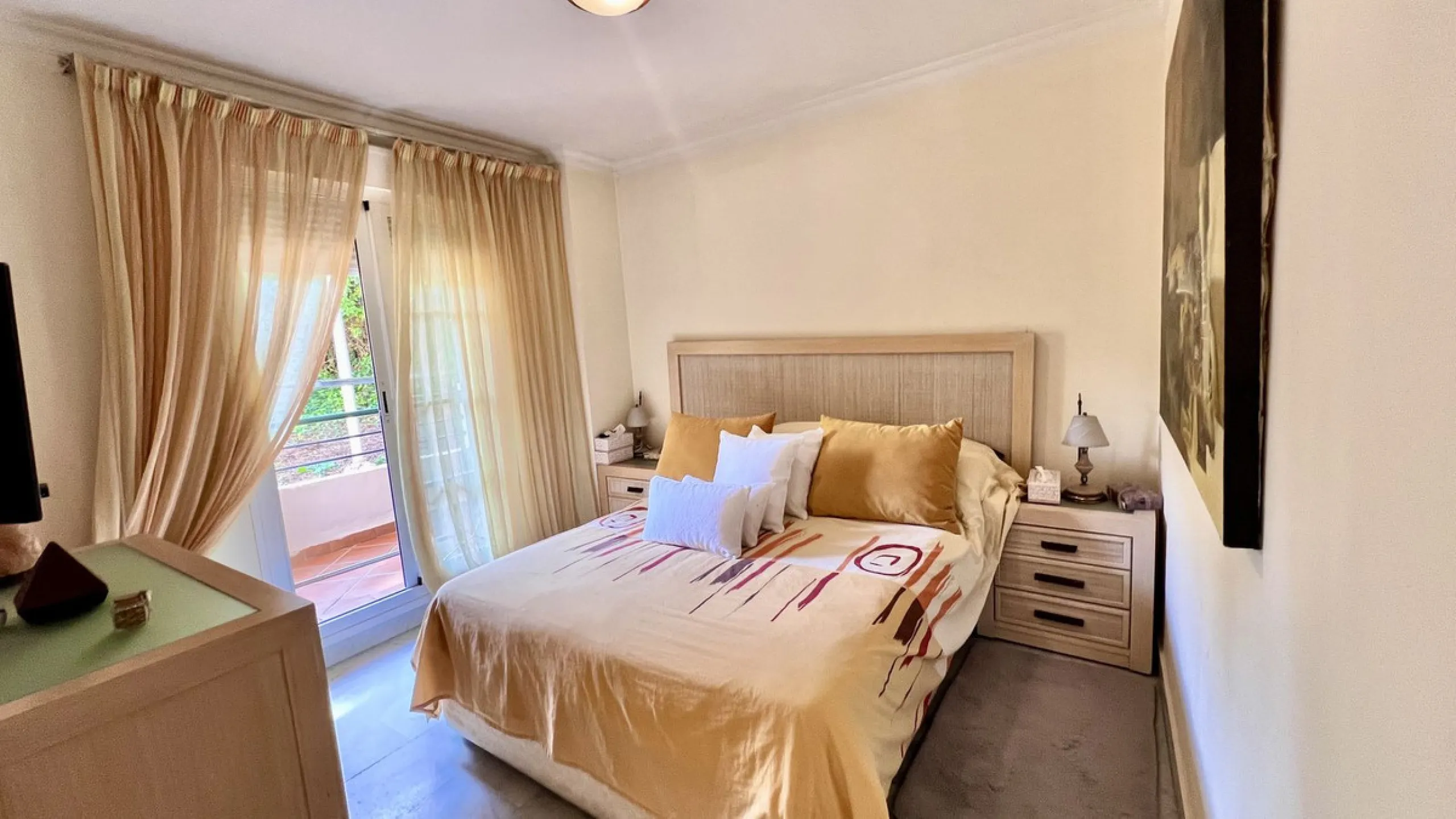 Exclusive Duplex with Panoramic Views in Señorío de Aloha, Nueva Andalucía