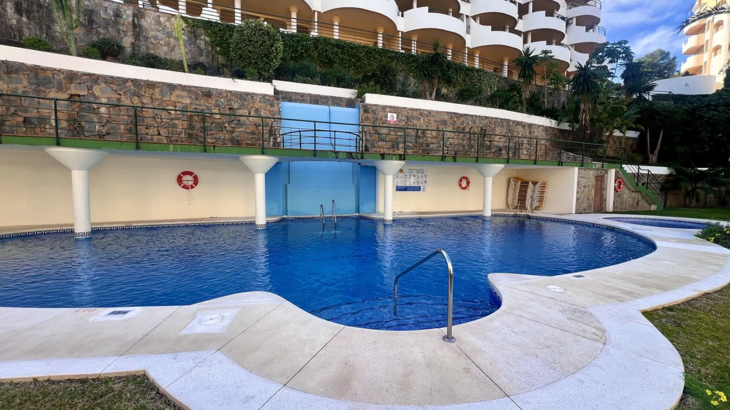Exclusive Duplex with Panoramic Views in Señorío de Aloha, Nueva Andalucía