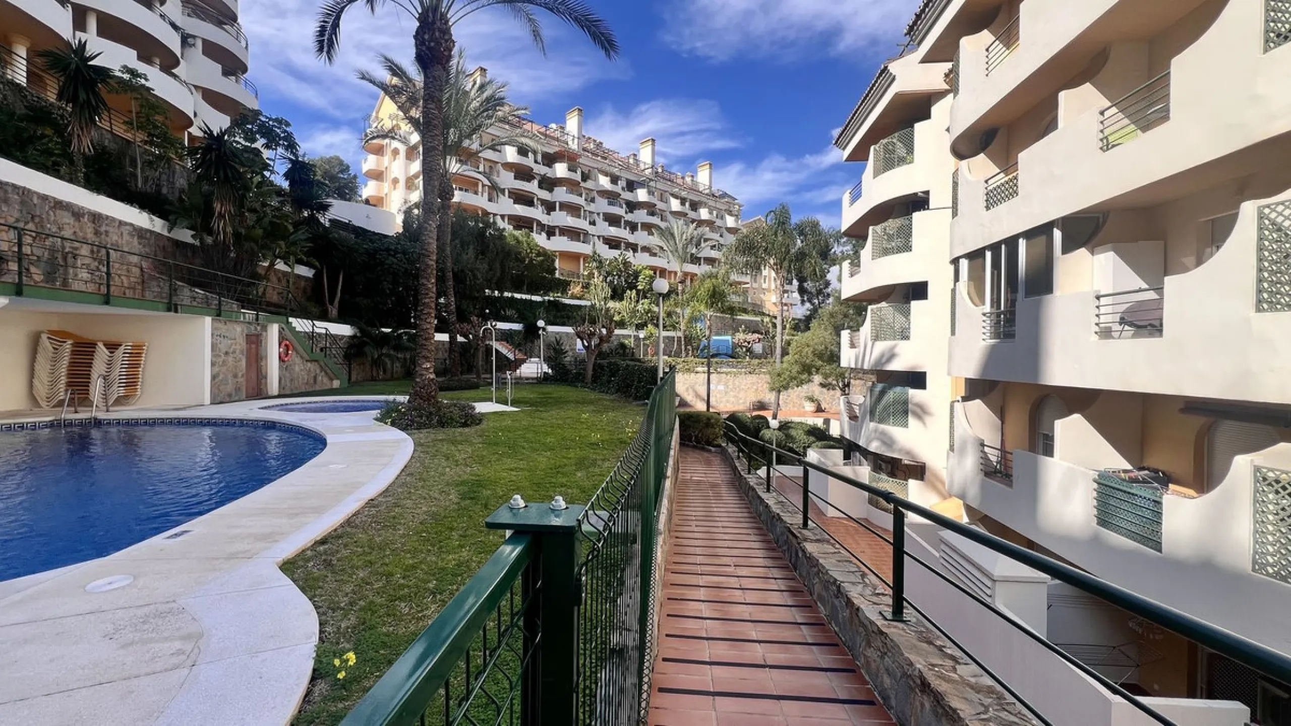 Exclusive Duplex with Panoramic Views in Señorío de Aloha, Nueva Andalucía