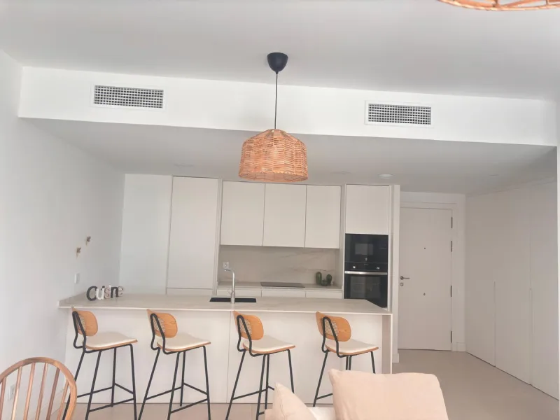 Discover an exquisite two-bedroom, two-bathroom luxury apartment featuring a spacious terrace, perfectly designed for both relaxation and entertainment. Located in the exclusive El Higuerón area of Fuengirola, this brand-new, fully furnished residence off