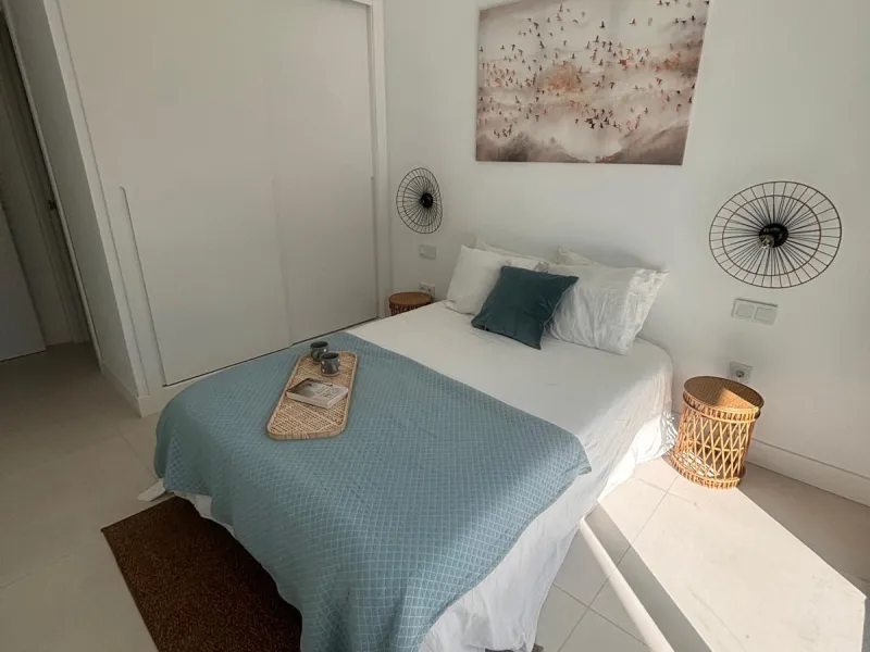Discover an exquisite two-bedroom, two-bathroom luxury apartment featuring a spacious terrace, perfectly designed for both relaxation and entertainment. Located in the exclusive El Higuerón area of Fuengirola, this brand-new, fully furnished residence off