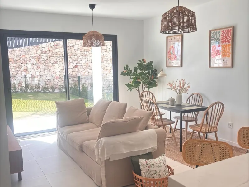 Discover an exquisite two-bedroom, two-bathroom luxury apartment featuring a spacious terrace, perfectly designed for both relaxation and entertainment. Located in the exclusive El Higuerón area of Fuengirola, this brand-new, fully furnished residence off