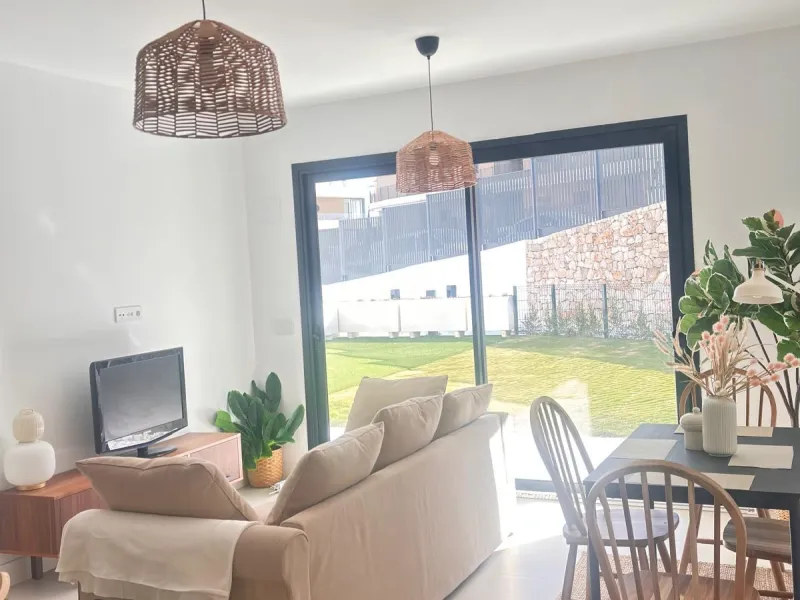 Discover an exquisite two-bedroom, two-bathroom luxury apartment featuring a spacious terrace, perfectly designed for both relaxation and entertainment. Located in the exclusive El Higuerón area of Fuengirola, this brand-new, fully furnished residence off