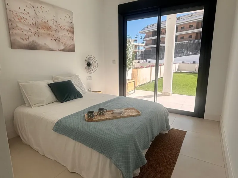 Discover an exquisite two-bedroom, two-bathroom luxury apartment featuring a spacious terrace, perfectly designed for both relaxation and entertainment. Located in the exclusive El Higuerón area of Fuengirola, this brand-new, fully furnished residence off