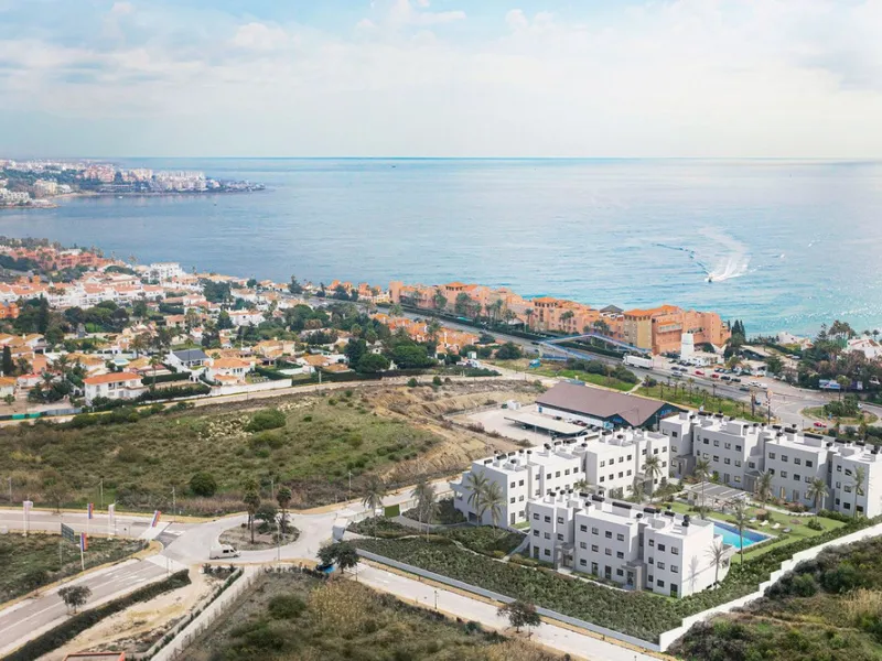 Contemporary 2 bedroom apartment for sale in Estepona west