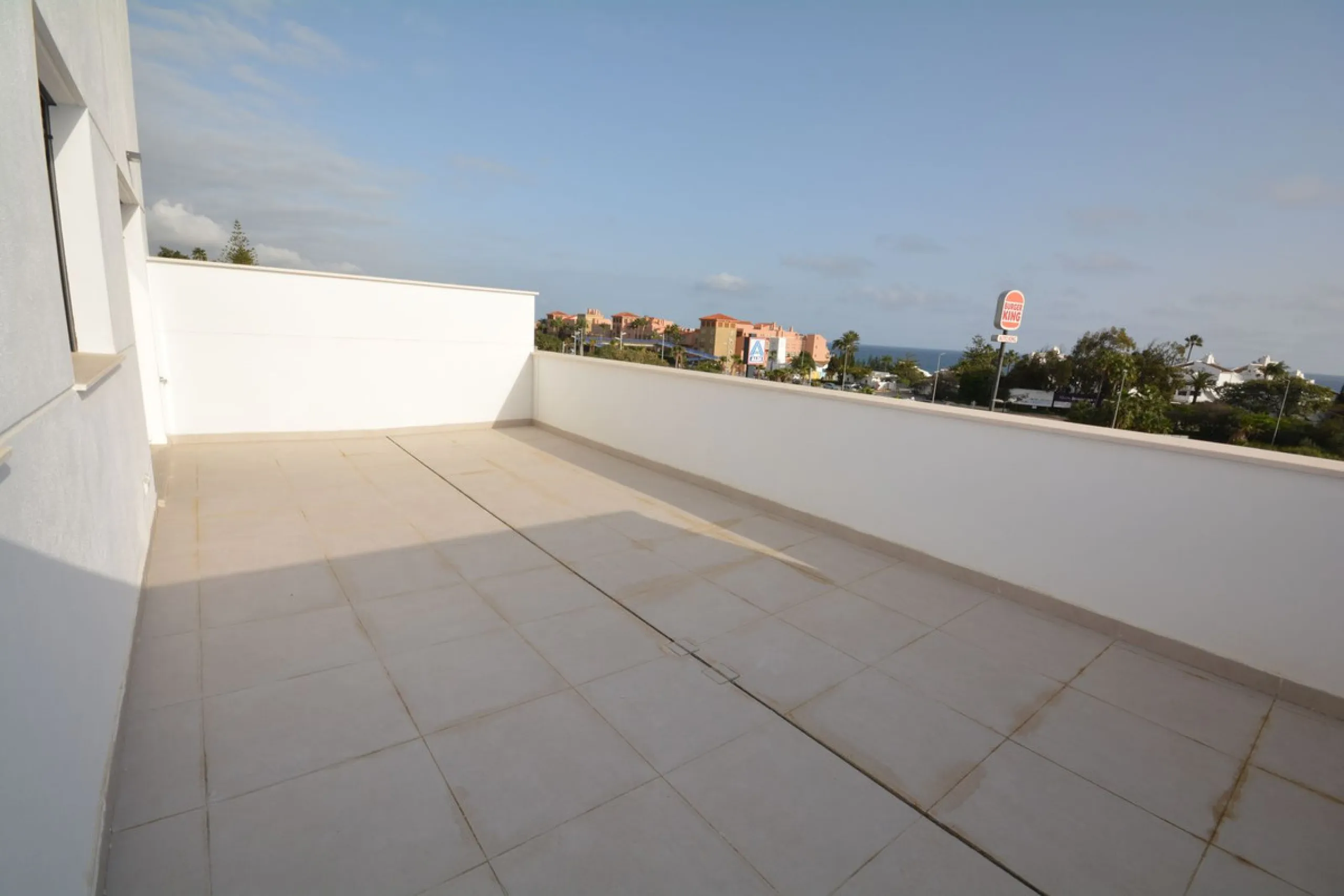 Contemporary 2 bedroom apartment for sale in Estepona west