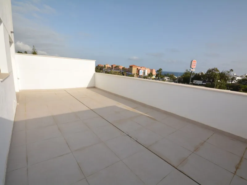 Contemporary 2 bedroom apartment for sale in Estepona west