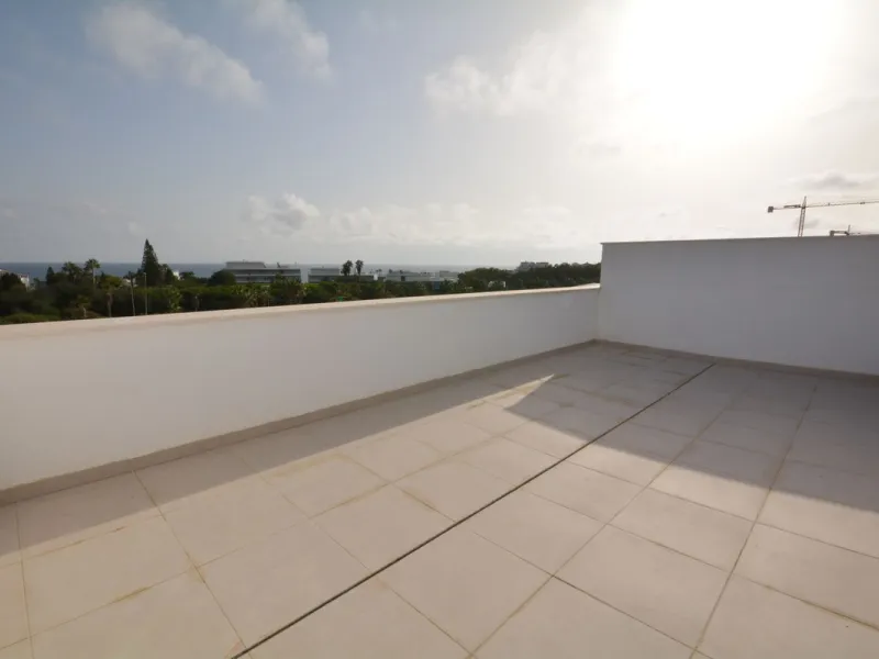 Contemporary 2 bedroom apartment for sale in Estepona west