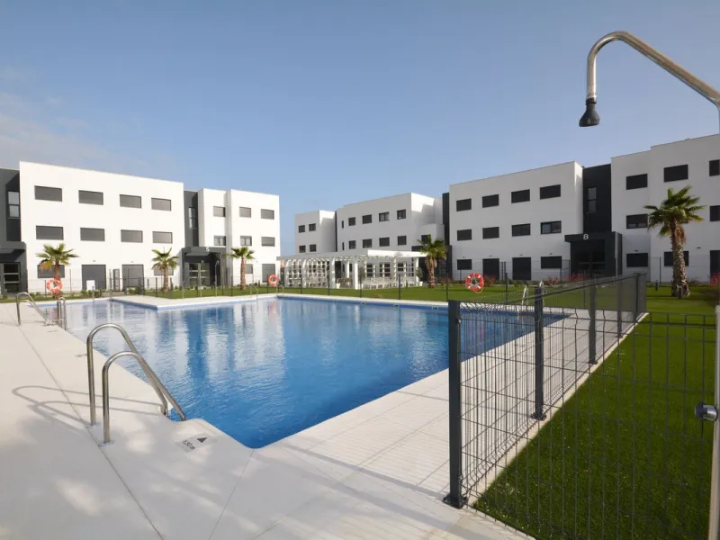Contemporary 2 bedroom apartment for sale in Estepona west