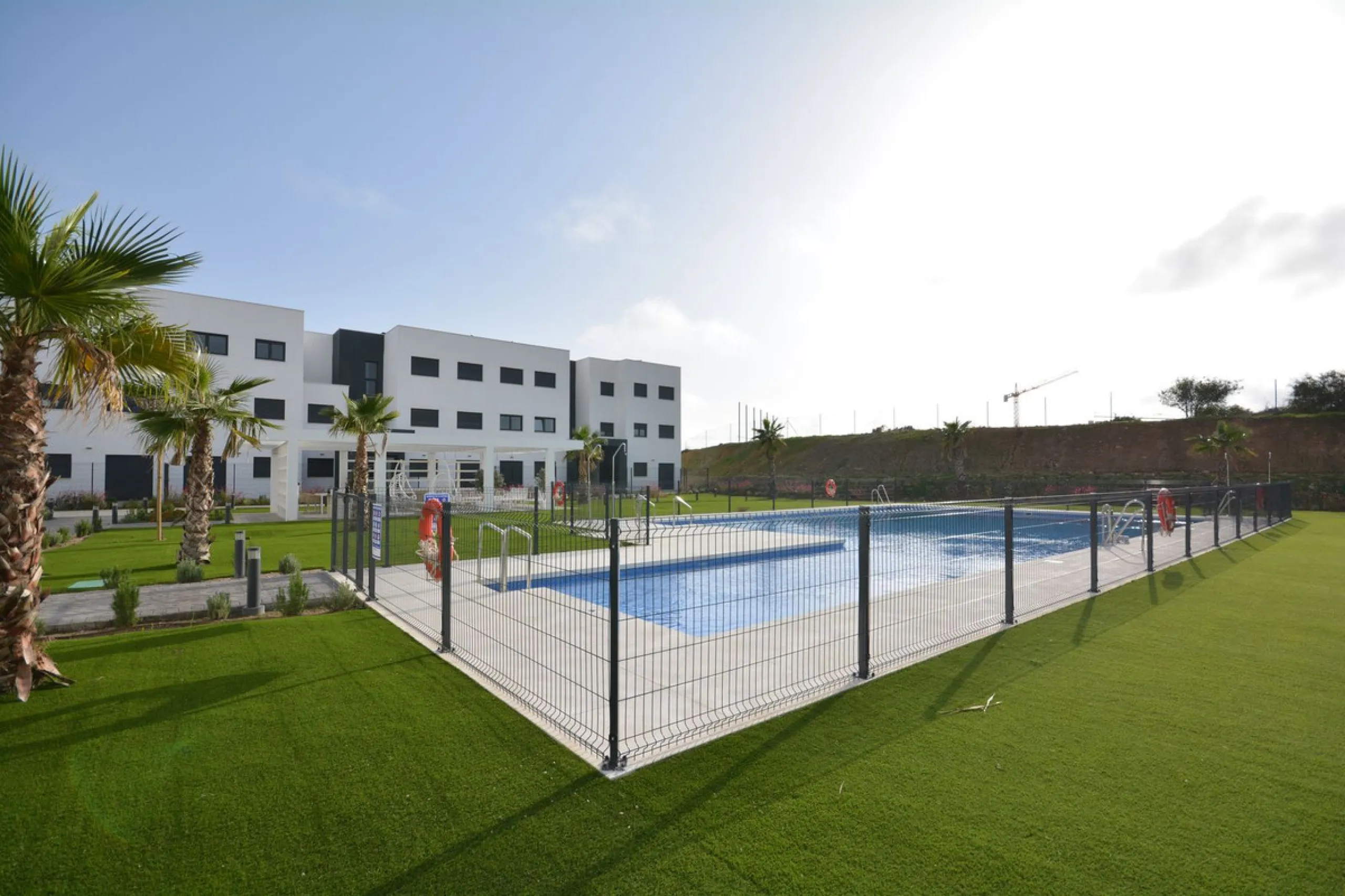 Contemporary 2 bedroom apartment for sale in Estepona west