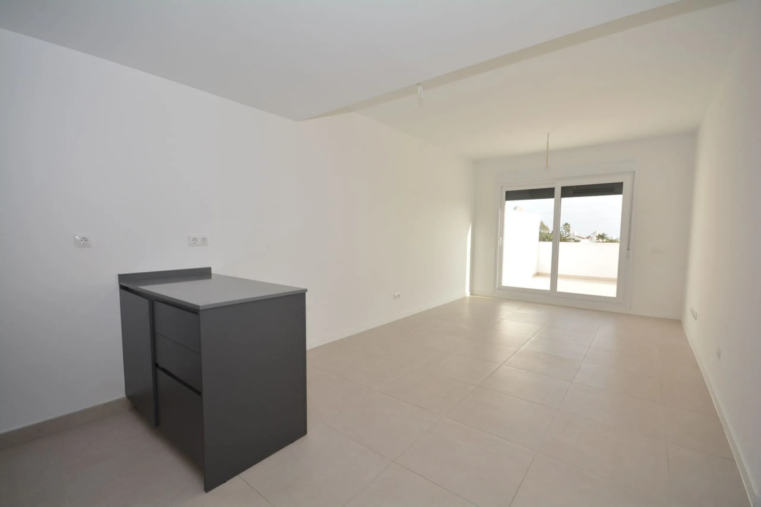 Contemporary 2 bedroom apartment for sale in Estepona west