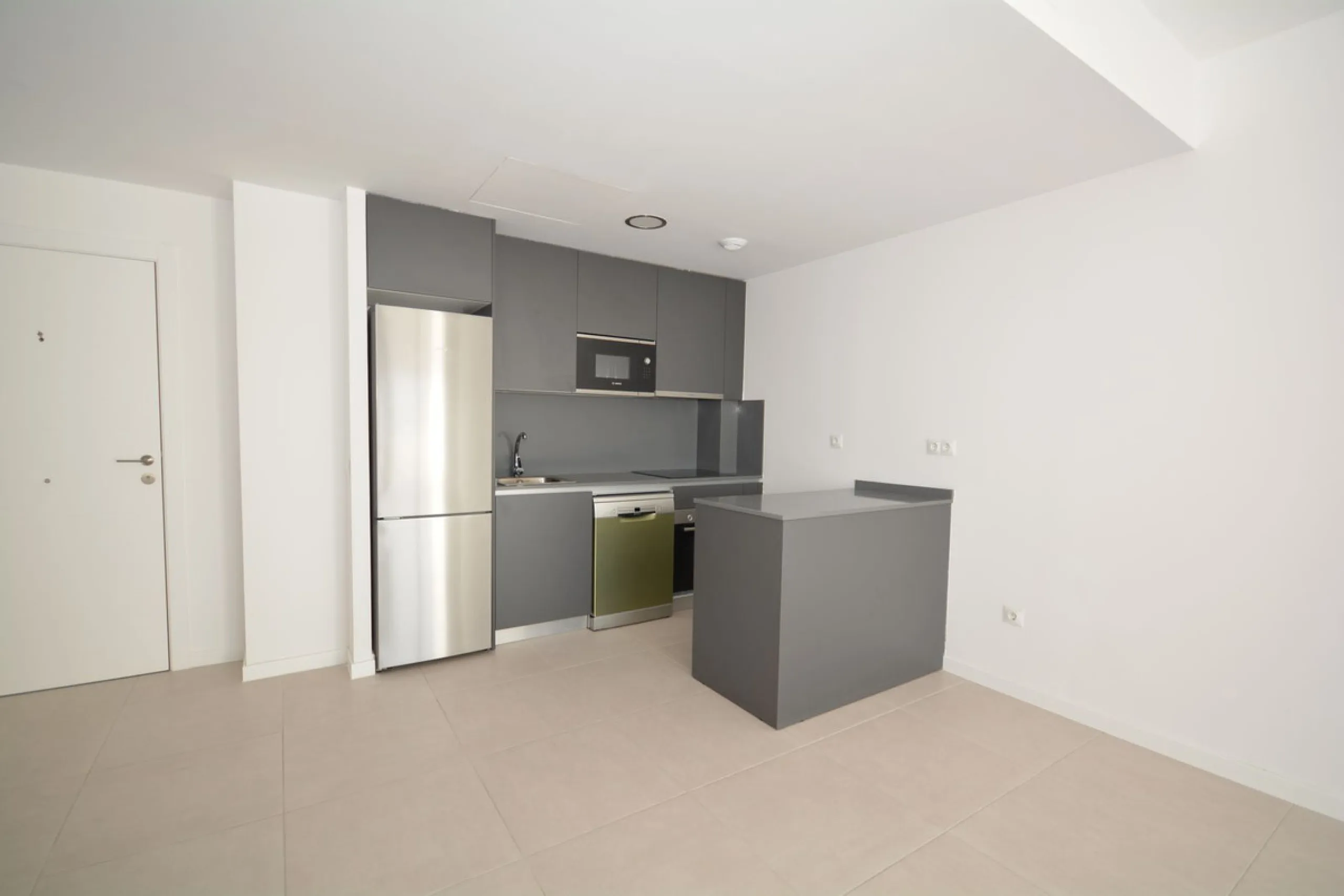 Contemporary 2 bedroom apartment for sale in Estepona west