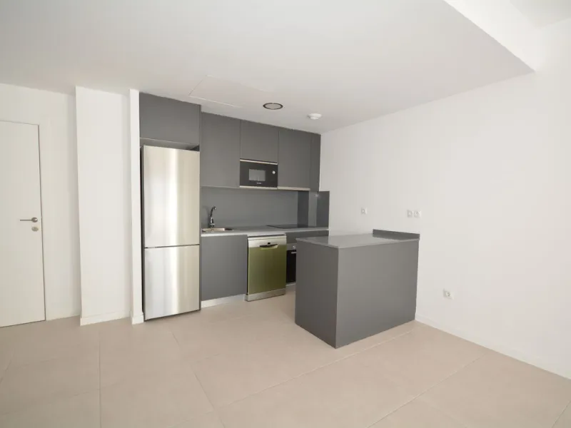 Contemporary 2 bedroom apartment for sale in Estepona west