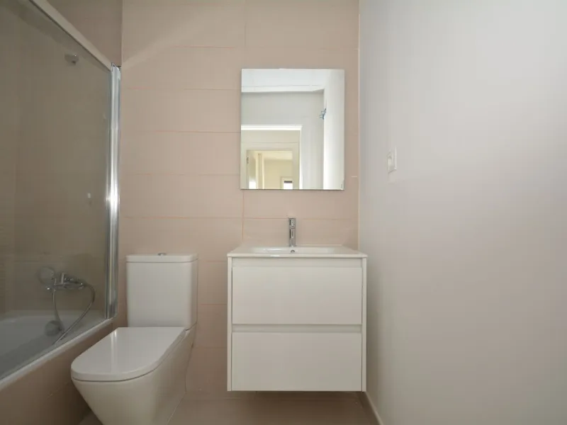 Contemporary 2 bedroom apartment for sale in Estepona west