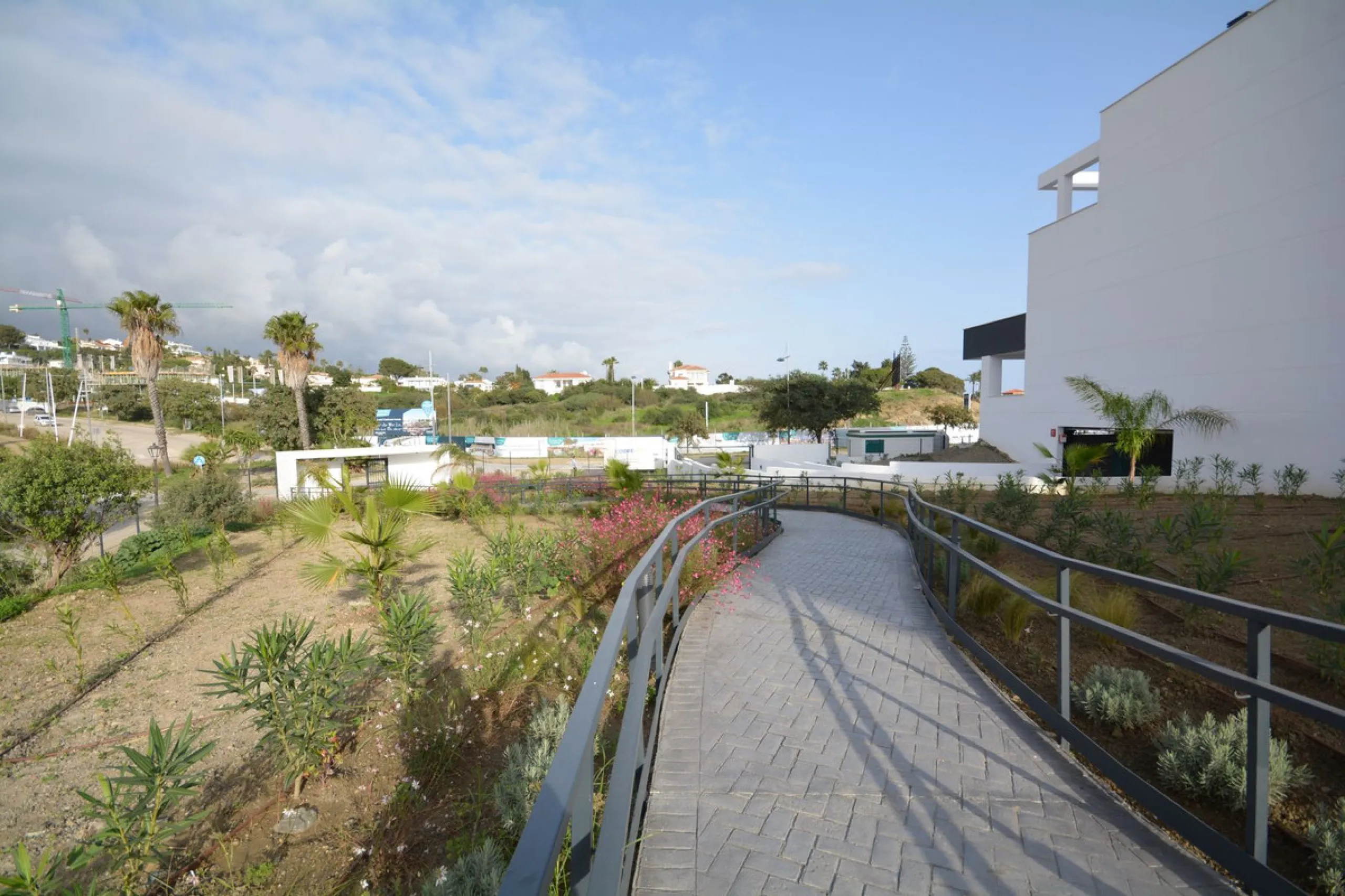 Contemporary 2 bedroom apartment for sale in Estepona west