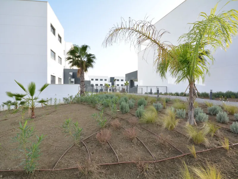 Contemporary 2 bedroom apartment for sale in Estepona west