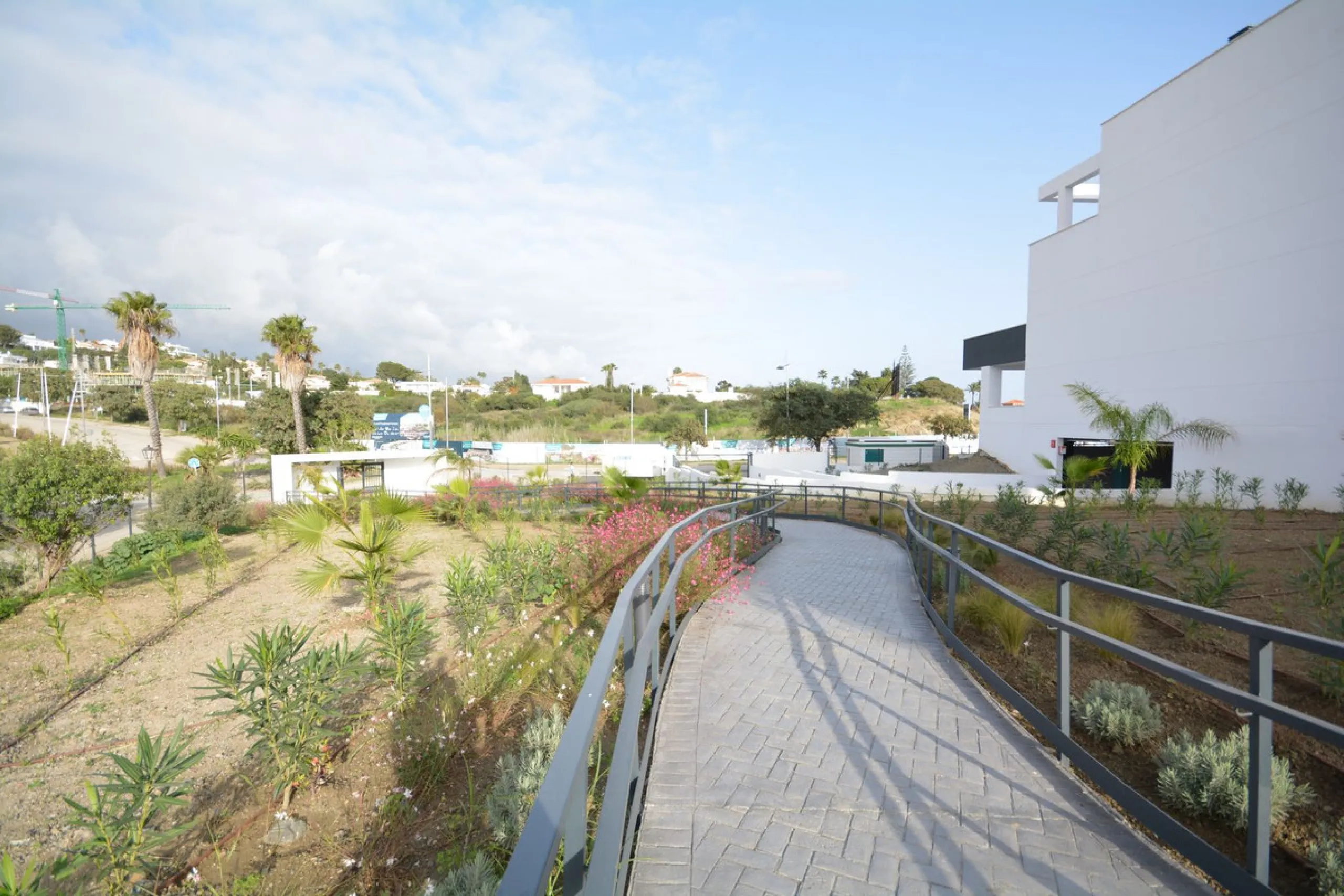 Contemporary 2 bedroom apartment for sale in Estepona west