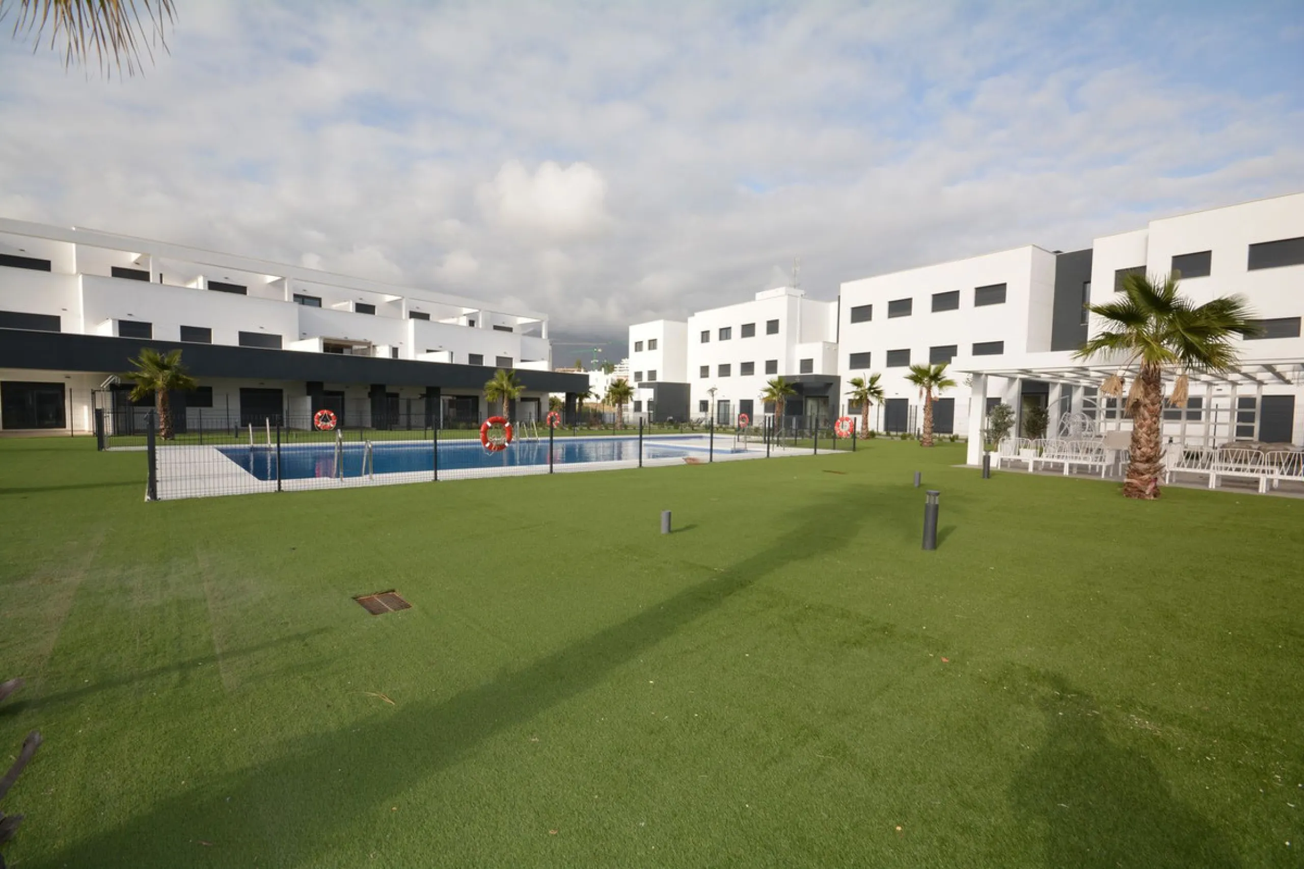 Contemporary 2 bedroom apartment for sale in Estepona west