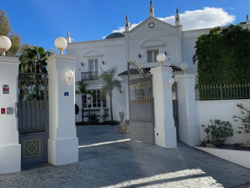 ВЕЛИКОЛЕПНЫЙ ОСОБНЯК С ПАНОРАМНЫМ ВИДОМ В MIJAS PUEBLO