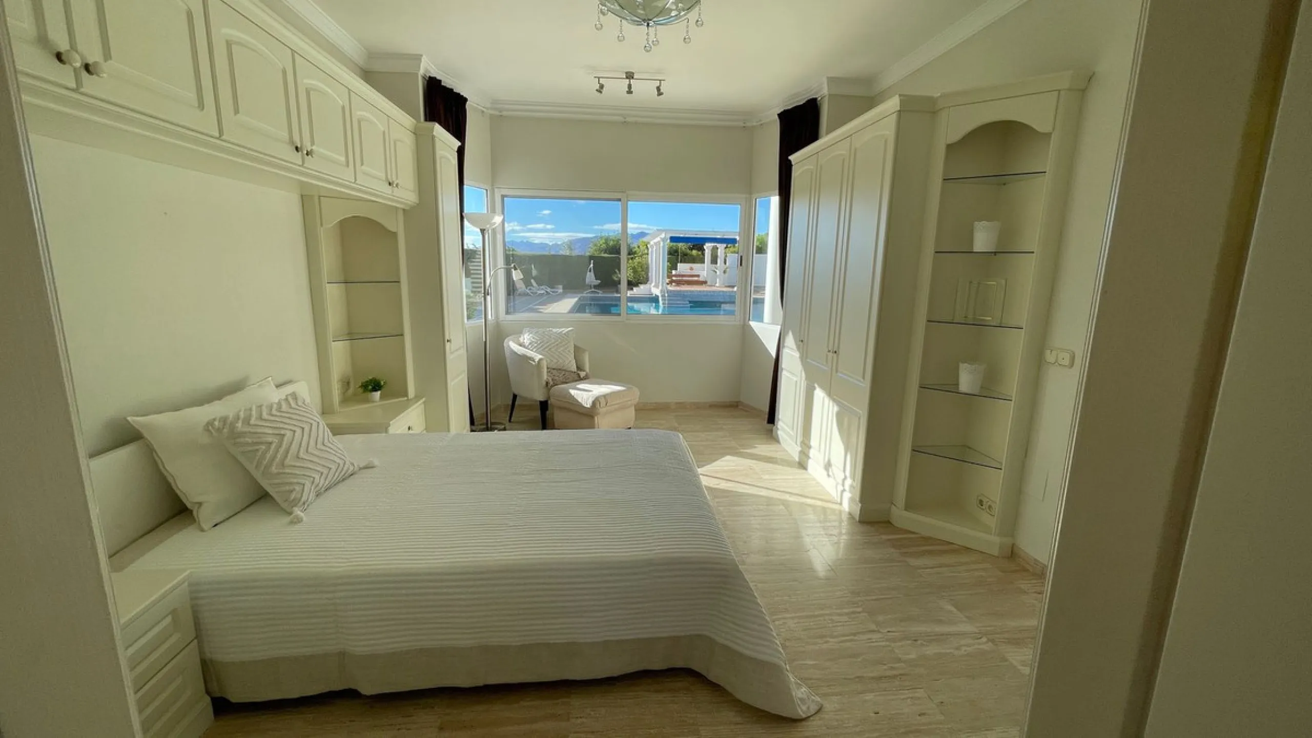 ВЕЛИКОЛЕПНЫЙ ОСОБНЯК С ПАНОРАМНЫМ ВИДОМ В MIJAS PUEBLO