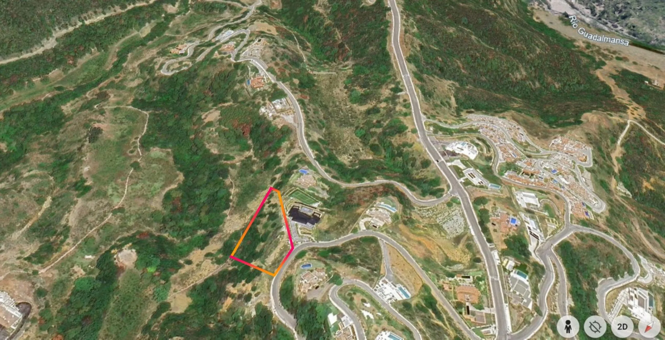 Monte Mayor: Big plot with Project and Licence ready to built. This plot is in the perfect setting to build a villa overlooking the green mountains of Benahavis, Landscape and Sea.