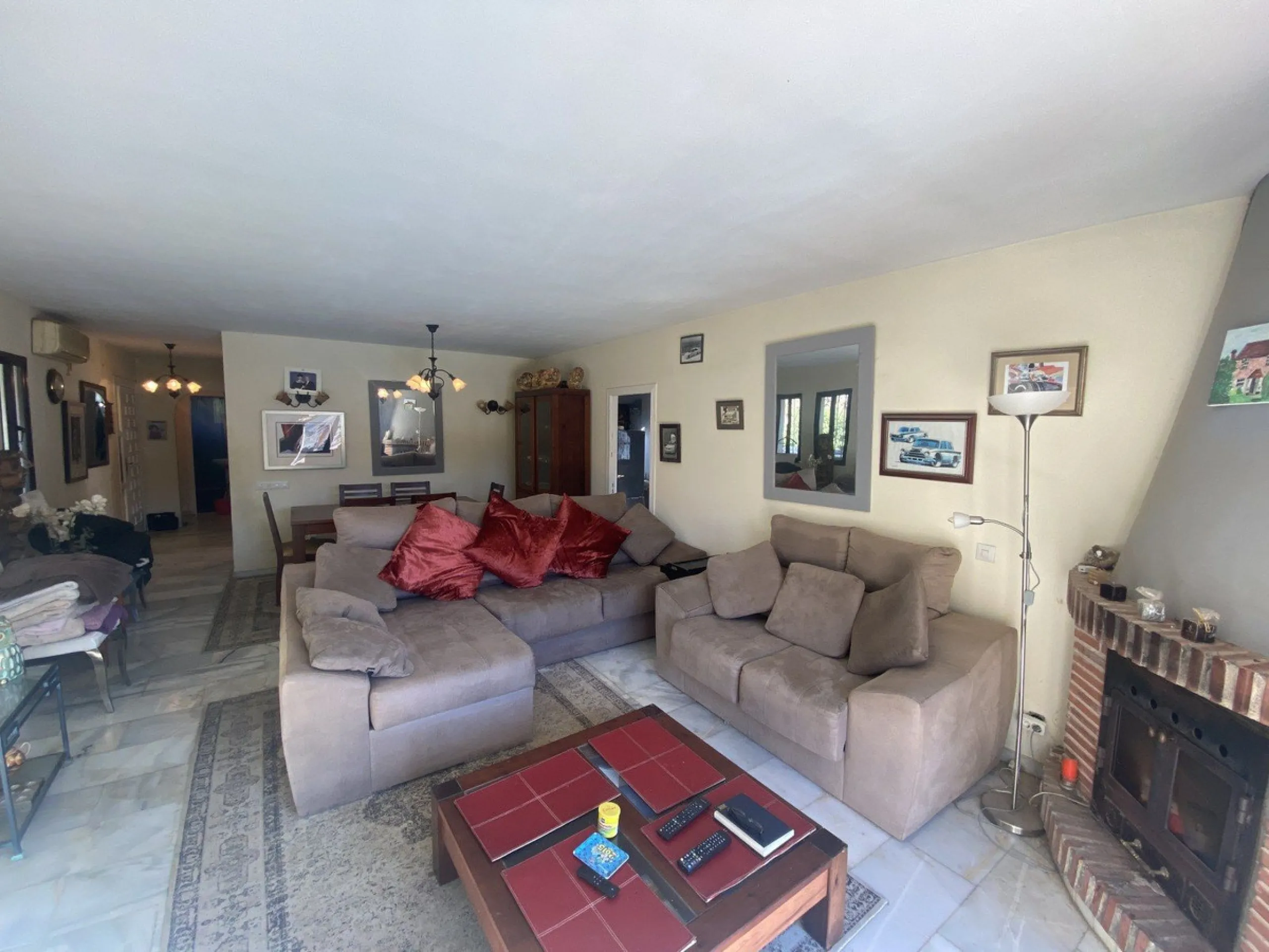 House - Detached Villa в продаже в Mijas, Málaga. В доме 6 спален и 3 ванных комнат. Площадь дома 346 м². Площадь участка 968 м²