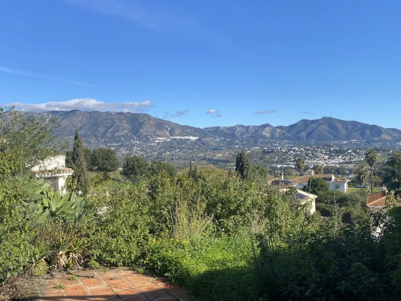 House - Detached Villa в продаже в Mijas, Málaga. В доме 6 спален и 3 ванных комнат. Площадь дома 346 м². Площадь участка 968 м²