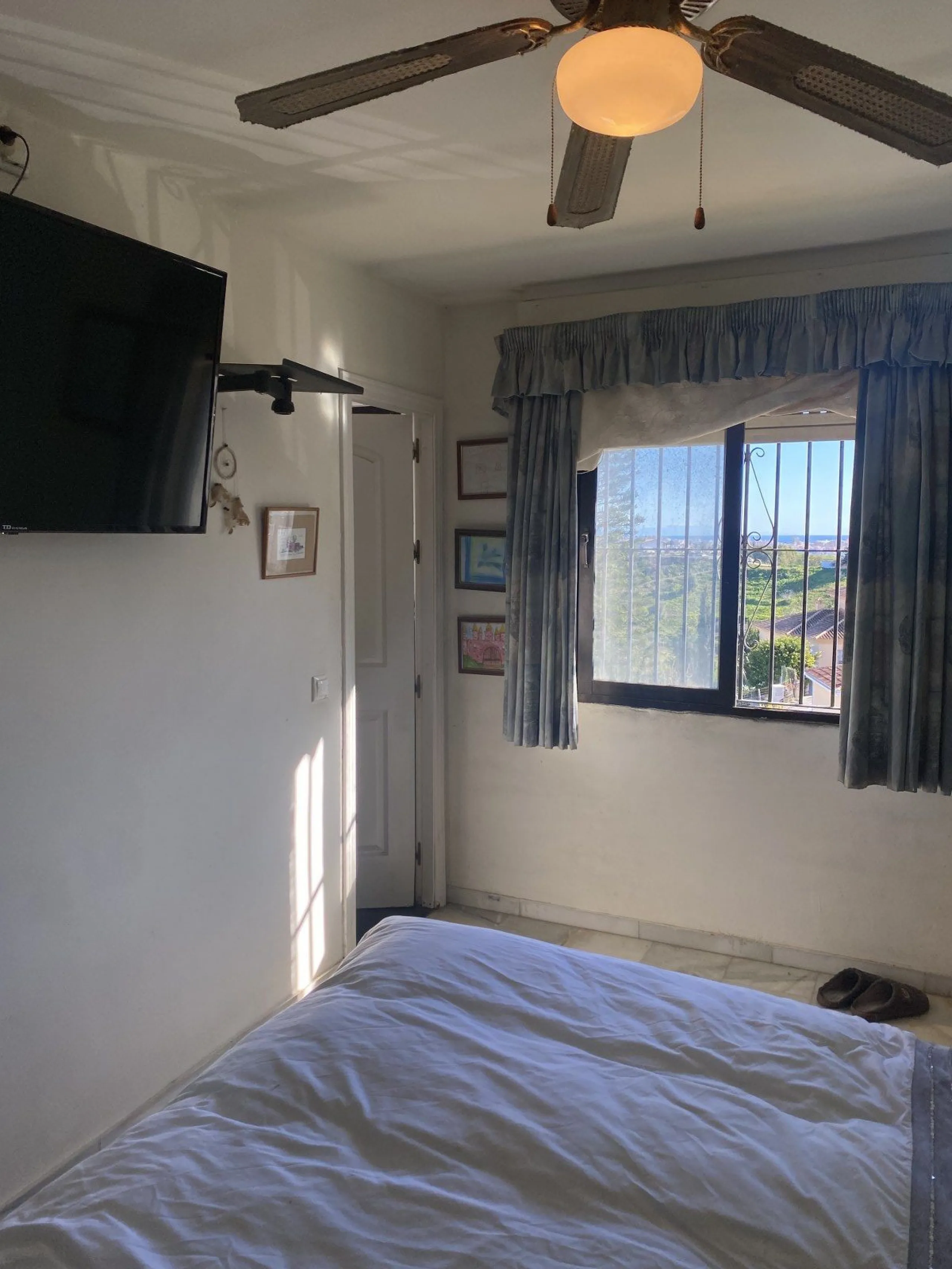 House - Detached Villa в продаже в Mijas, Málaga. В доме 6 спален и 3 ванных комнат. Площадь дома 346 м². Площадь участка 968 м²
