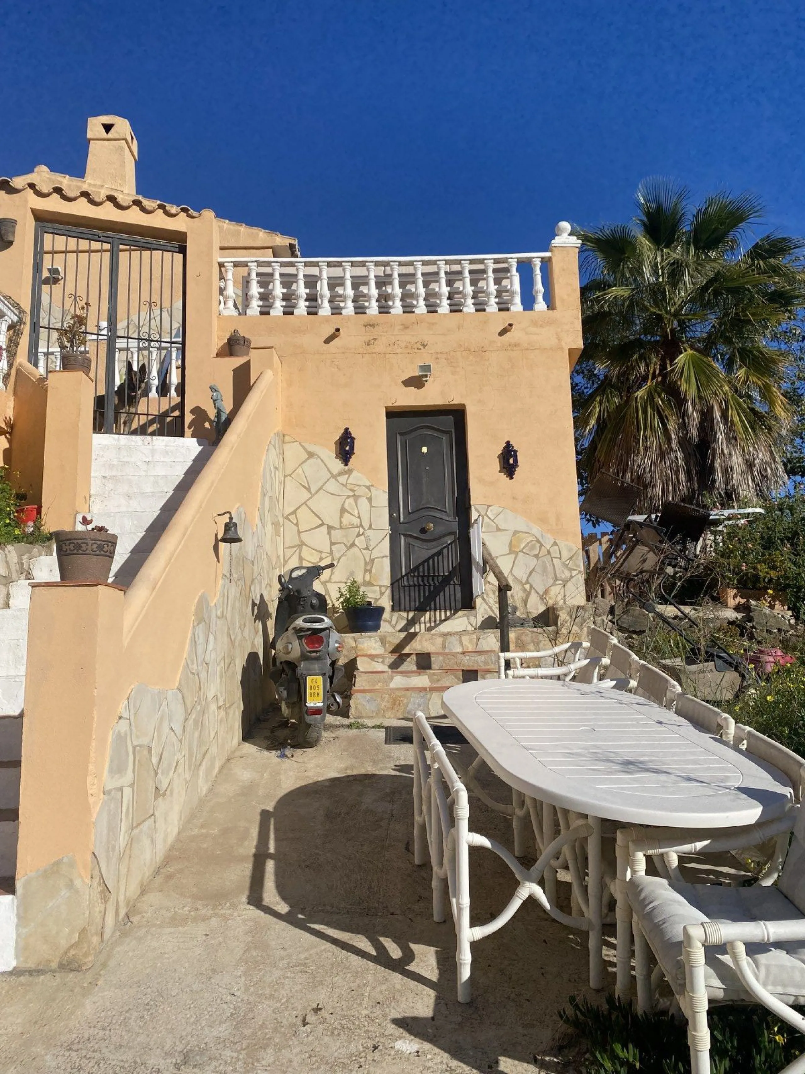 House - Detached Villa в продаже в Mijas, Málaga. В доме 6 спален и 3 ванных комнат. Площадь дома 346 м². Площадь участка 968 м²