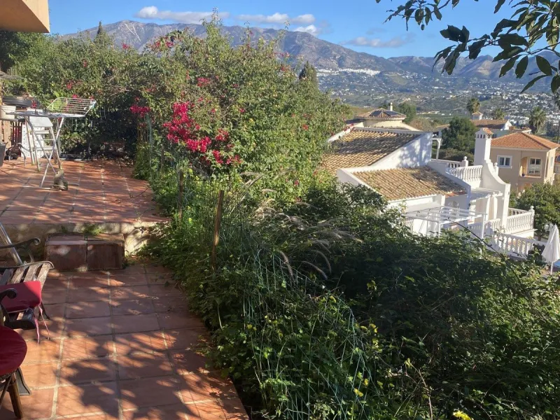 House - Detached Villa в продаже в Mijas, Málaga. В доме 6 спален и 3 ванных комнат. Площадь дома 346 м². Площадь участка 968 м²