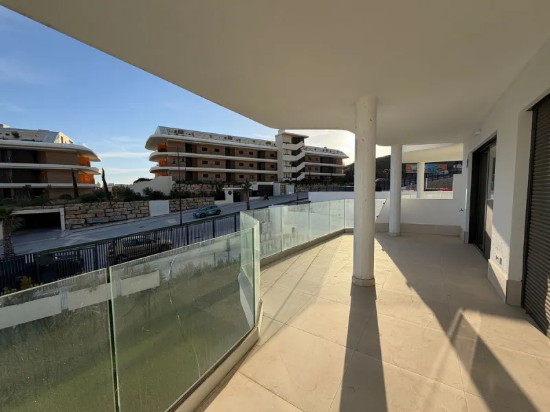 This brand-new first-floor apartment offers a stylish and comfortable retreat in a prime Costa del Sol location. Completed just before Christmas, it's the perfect opportunity to move into a modern home with stunning views and a thoughtfully designed layou