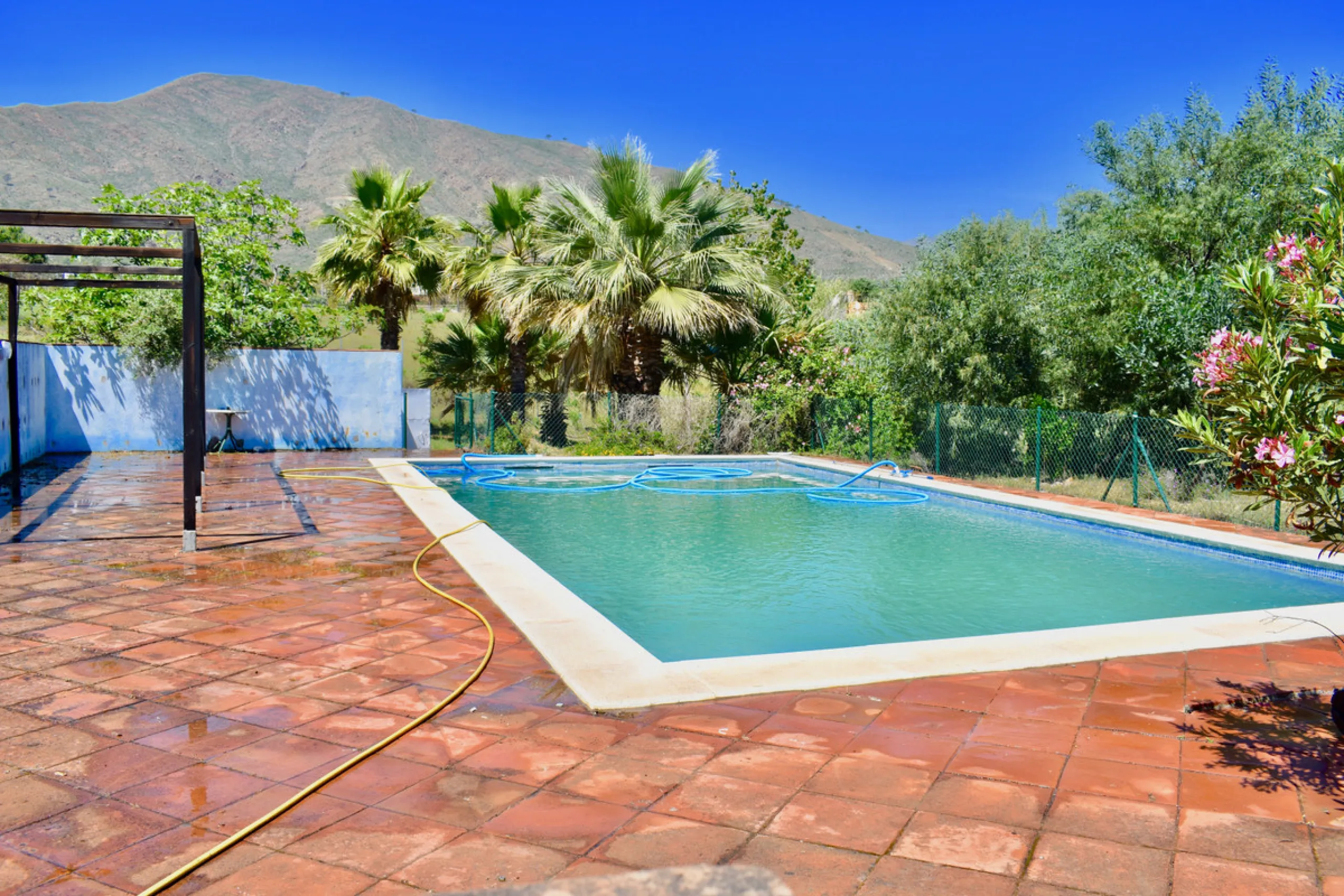 Beautiful 4 bedroom Detached Villa located on a superb plot of 6,500m2 with a large private pool & only 10 minutes from La Cala de Mijas!