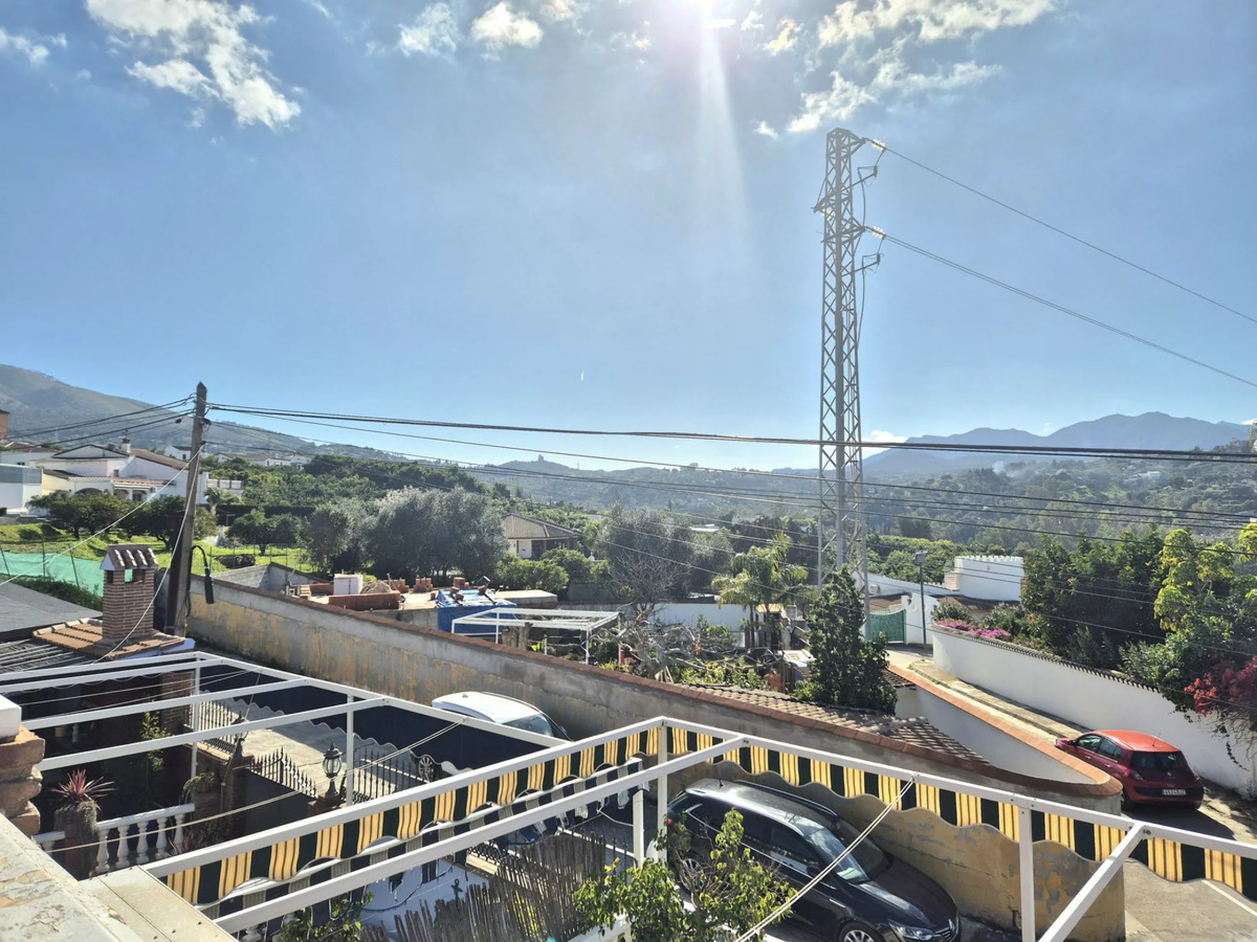 House - Semi-Detached House в продаже в Alhaurín el Grande, Málaga. В доме 4 спален и 3 ванных комнат. Площадь дома 180 м². Площадь участка 320 м²