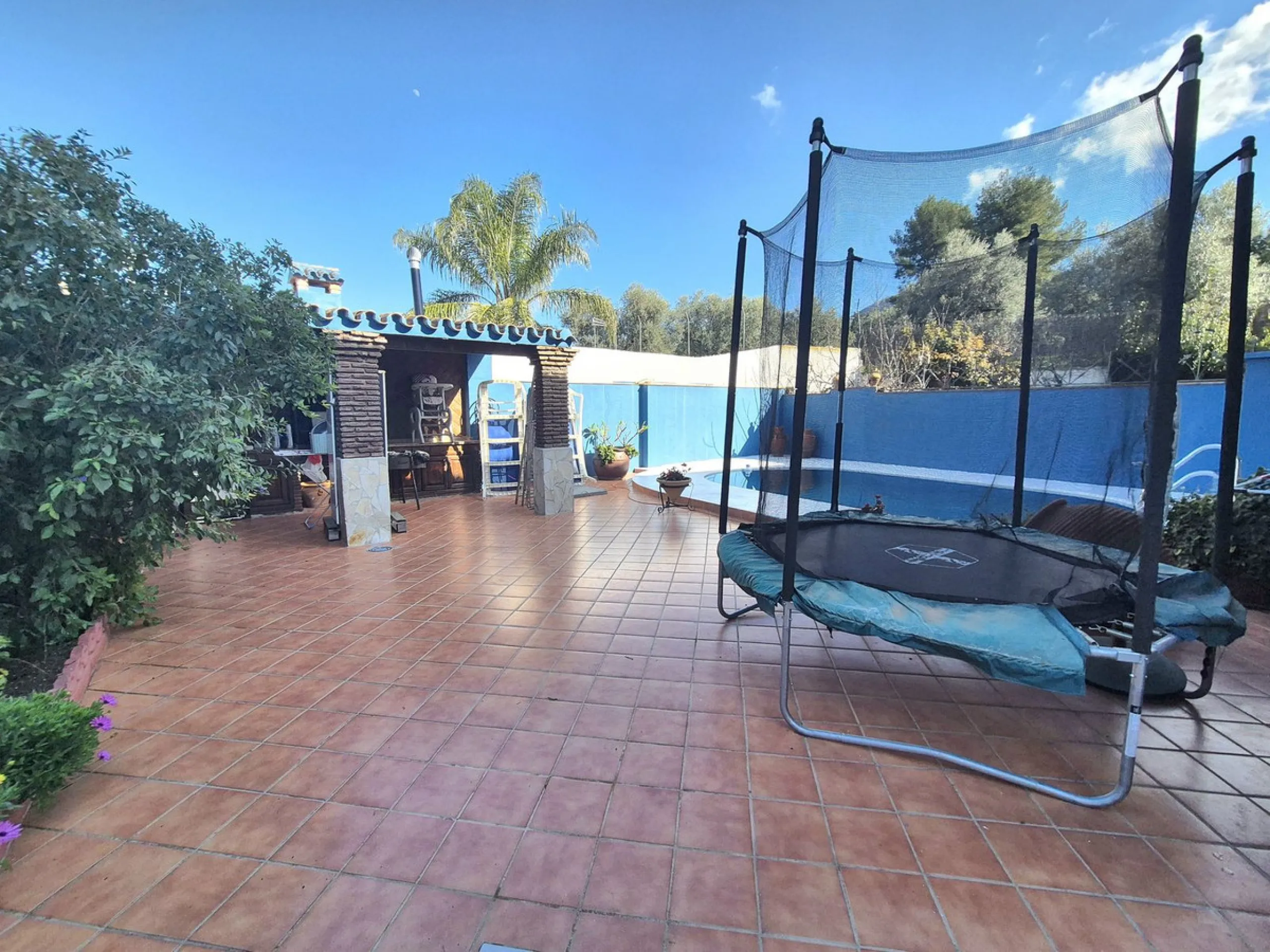 House - Semi-Detached House в продаже в Alhaurín el Grande, Málaga. В доме 4 спален и 3 ванных комнат. Площадь дома 180 м². Площадь участка 320 м²