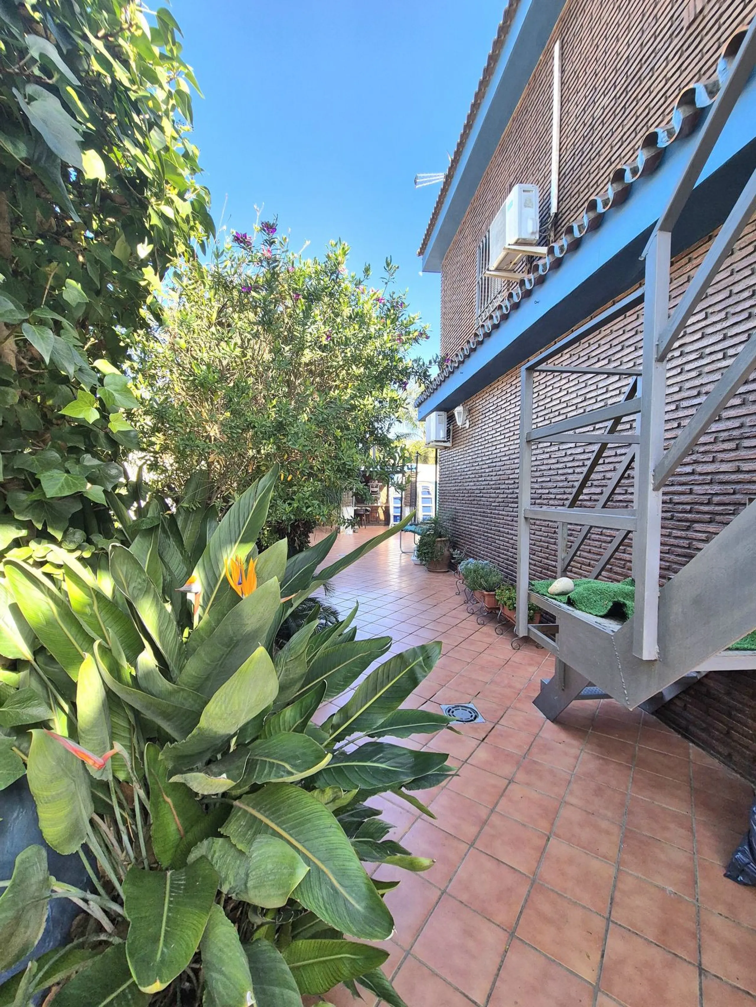 House - Semi-Detached House в продаже в Alhaurín el Grande, Málaga. В доме 4 спален и 3 ванных комнат. Площадь дома 180 м². Площадь участка 320 м²