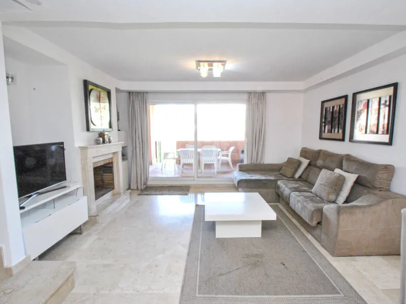 House - Townhouse в продаже в Marbella, Málaga. В доме 4 спален и 4 ванных комнат. Площадь дома 125 м²