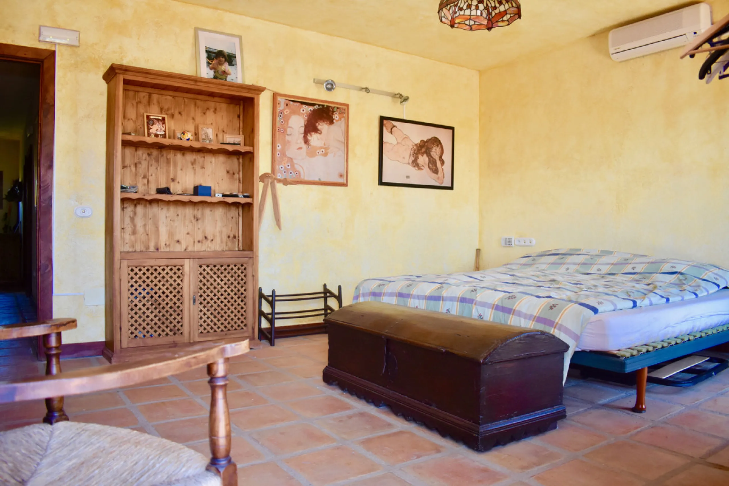 Beautiful 4 bedroom Detached Villa located on a superb plot of 6,500m2 with a large private pool & only 10 minutes from La Cala de Mijas!