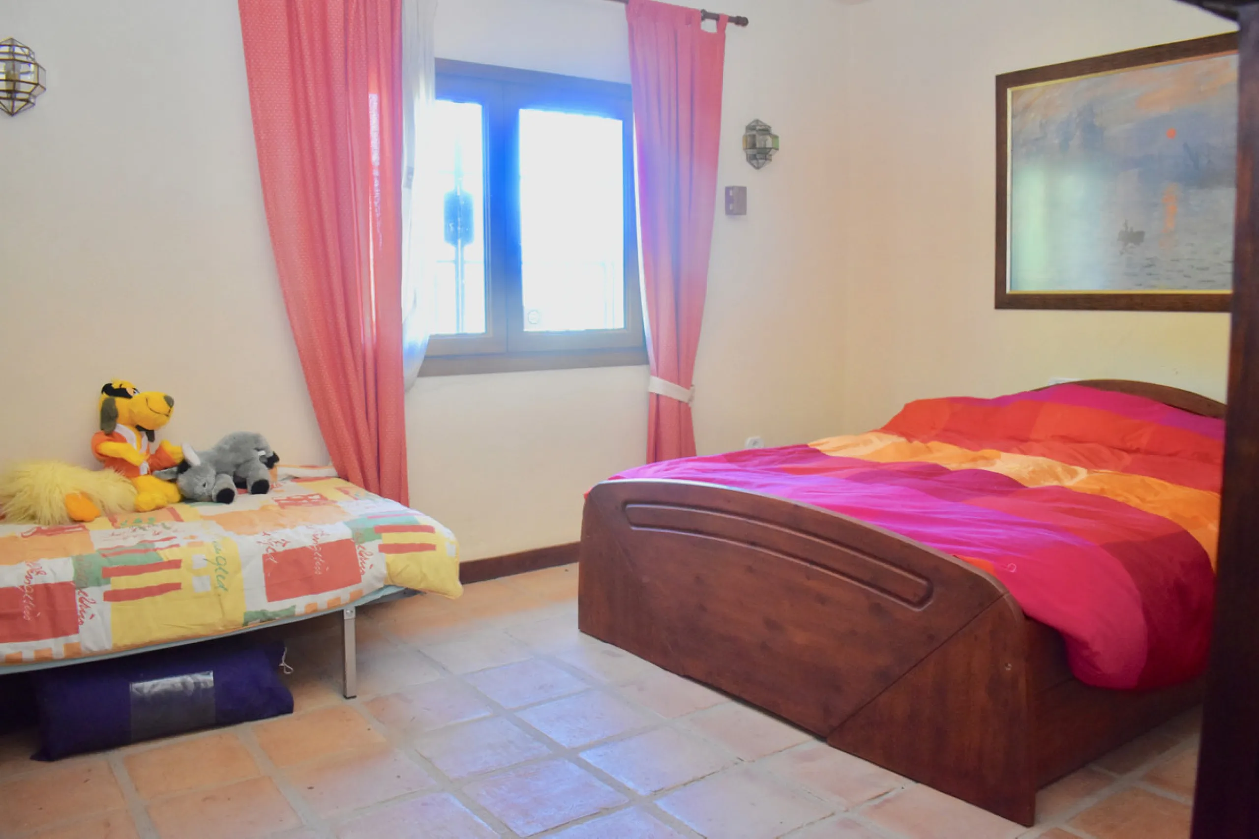 Beautiful 4 bedroom Detached Villa located on a superb plot of 6,500m2 with a large private pool & only 10 minutes from La Cala de Mijas!