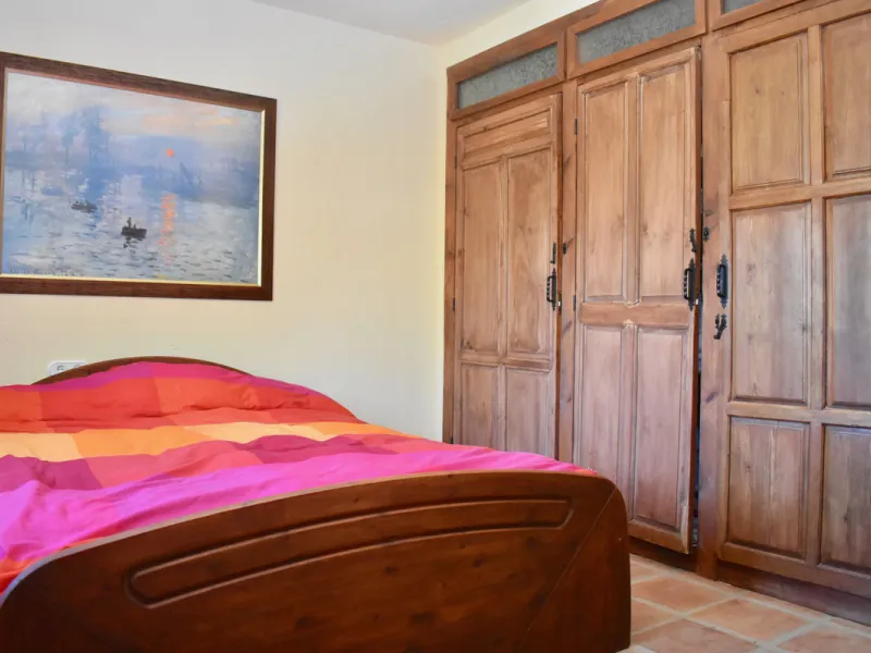Beautiful 4 bedroom Detached Villa located on a superb plot of 6,500m2 with a large private pool & only 10 minutes from La Cala de Mijas!