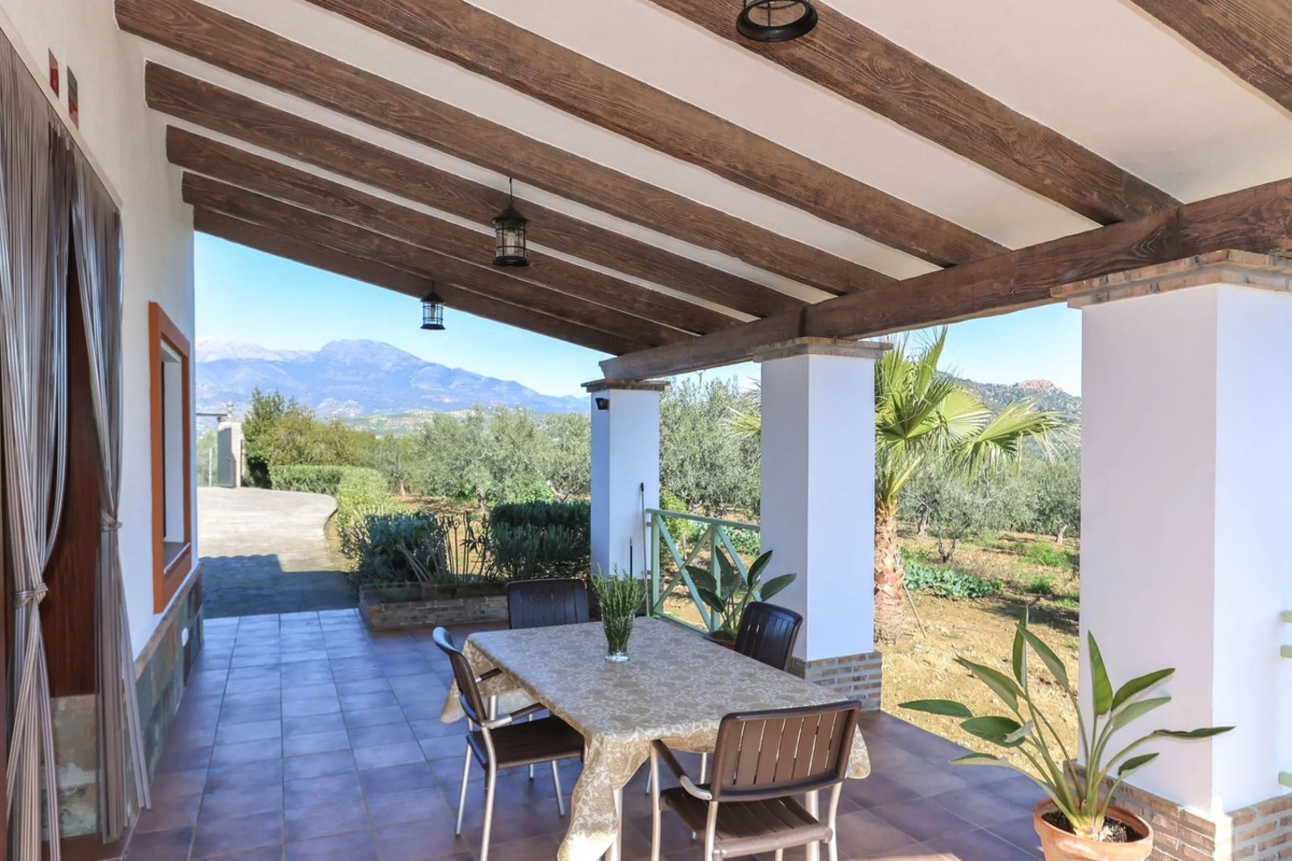 Beautifully Presented Finca