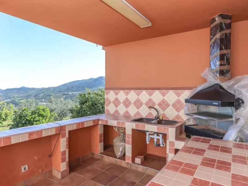 Beautifully Presented Finca