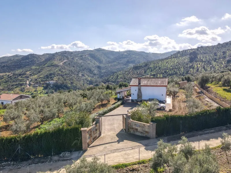 Beautifully Presented Finca