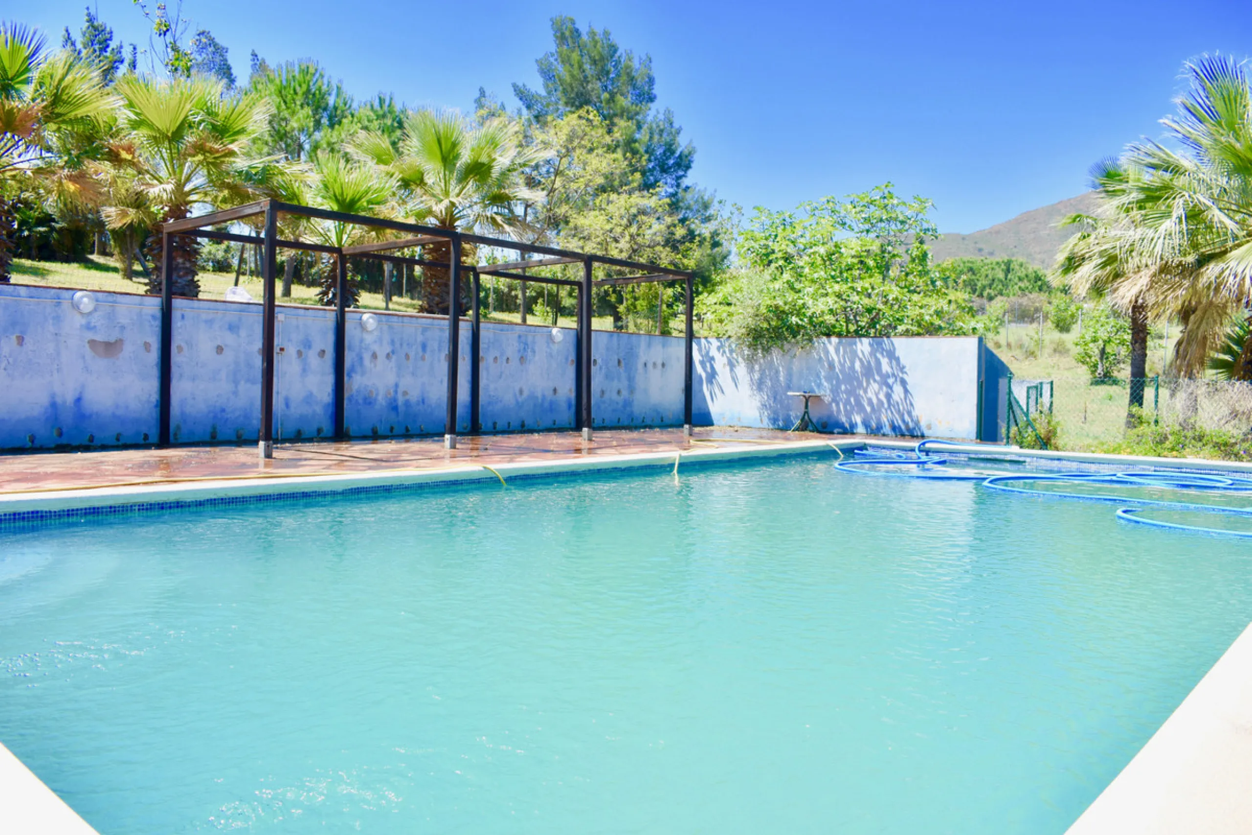 Beautiful 4 bedroom Detached Villa located on a superb plot of 6,500m2 with a large private pool & only 10 minutes from La Cala de Mijas!