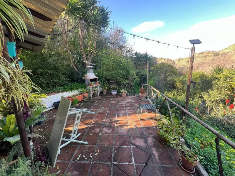 Charming rustic finca situated less than 10 minutes to the centre of Coin,