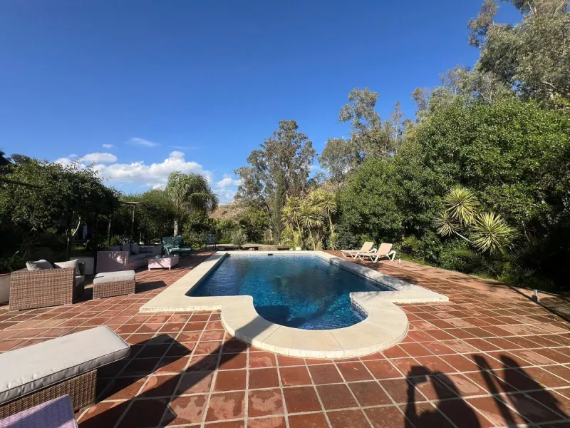 Charming rustic finca situated less than 10 minutes to the centre of Coin,